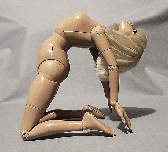 MA-UNI articulated BJD doll in pose