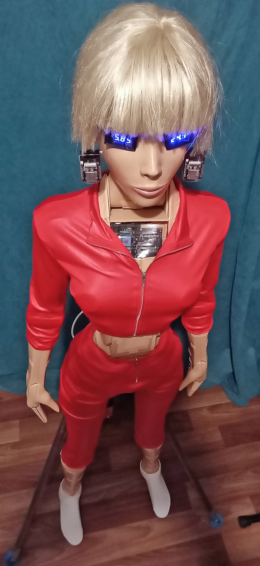 MA-UNI humanoid prototype